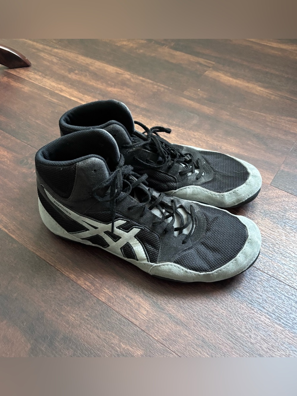 Asics Black and Gray High-Top Athletic Wrestling Shoes size 12.5 wide
